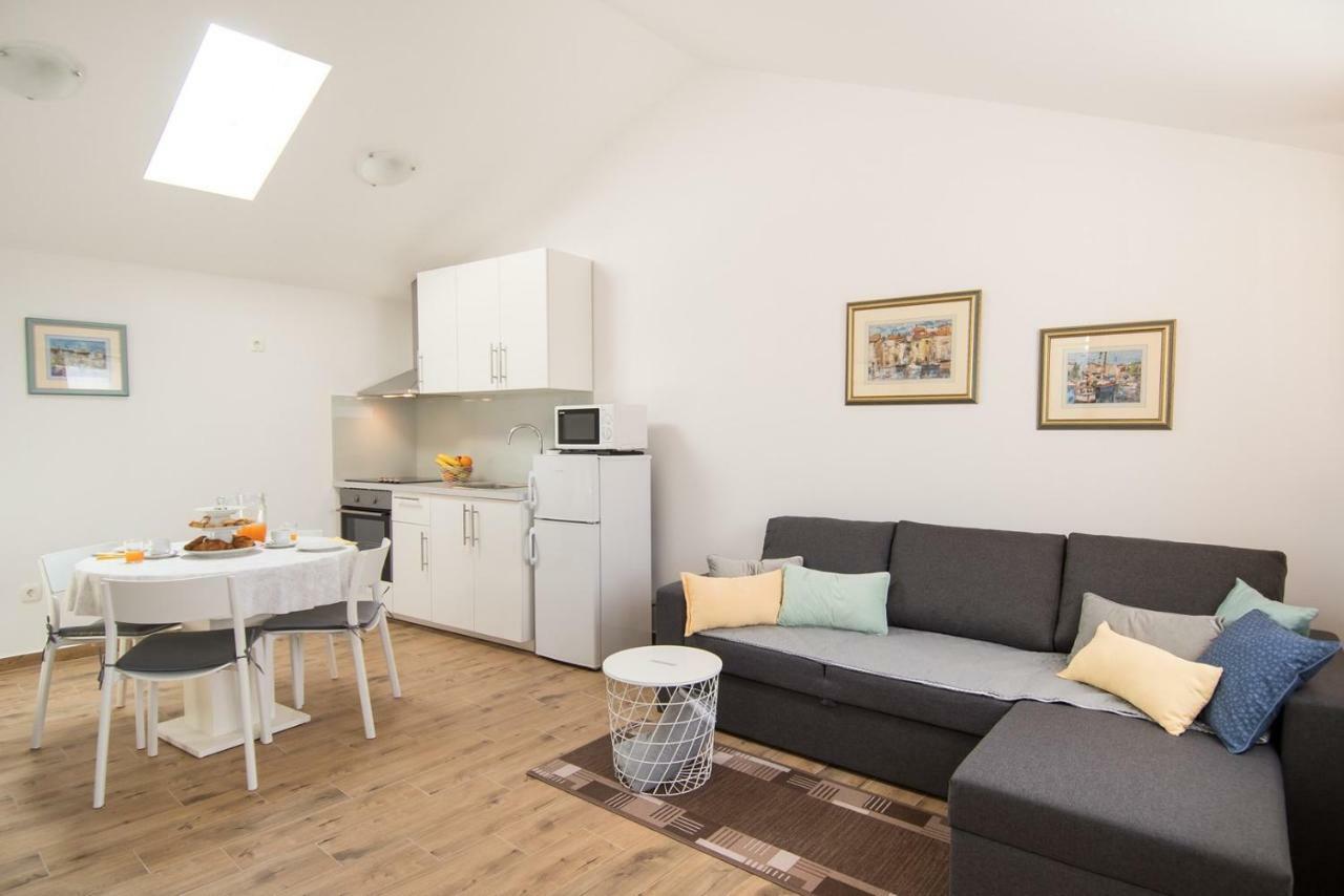 Apartment Bruneta 1 With Sea View Tar-Vabriga エクステリア 写真