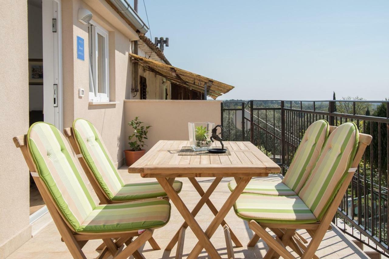 Apartment Bruneta 1 With Sea View Tar-Vabriga エクステリア 写真
