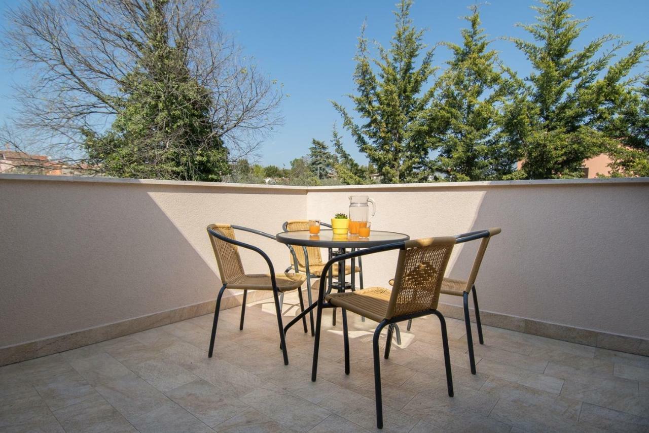 Apartment Bruneta 1 With Sea View Tar-Vabriga エクステリア 写真