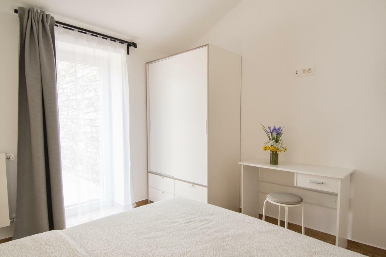 Apartment Bruneta 1 With Sea View Tar-Vabriga エクステリア 写真