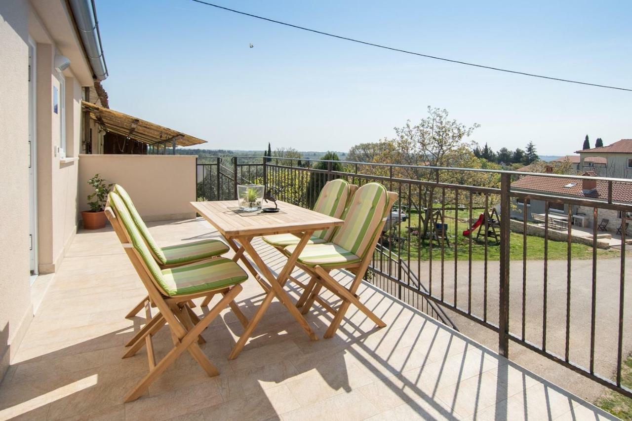 Apartment Bruneta 1 With Sea View Tar-Vabriga エクステリア 写真
