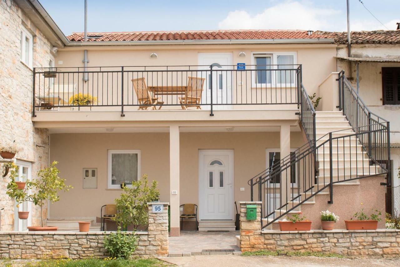 Apartment Bruneta 1 With Sea View Tar-Vabriga エクステリア 写真